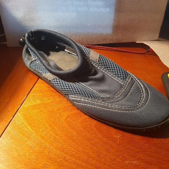 Island Magic Water Shoes Women Tread Bottoms Blue Size 8 PreLoved Good Condition - Picture 1 of 5